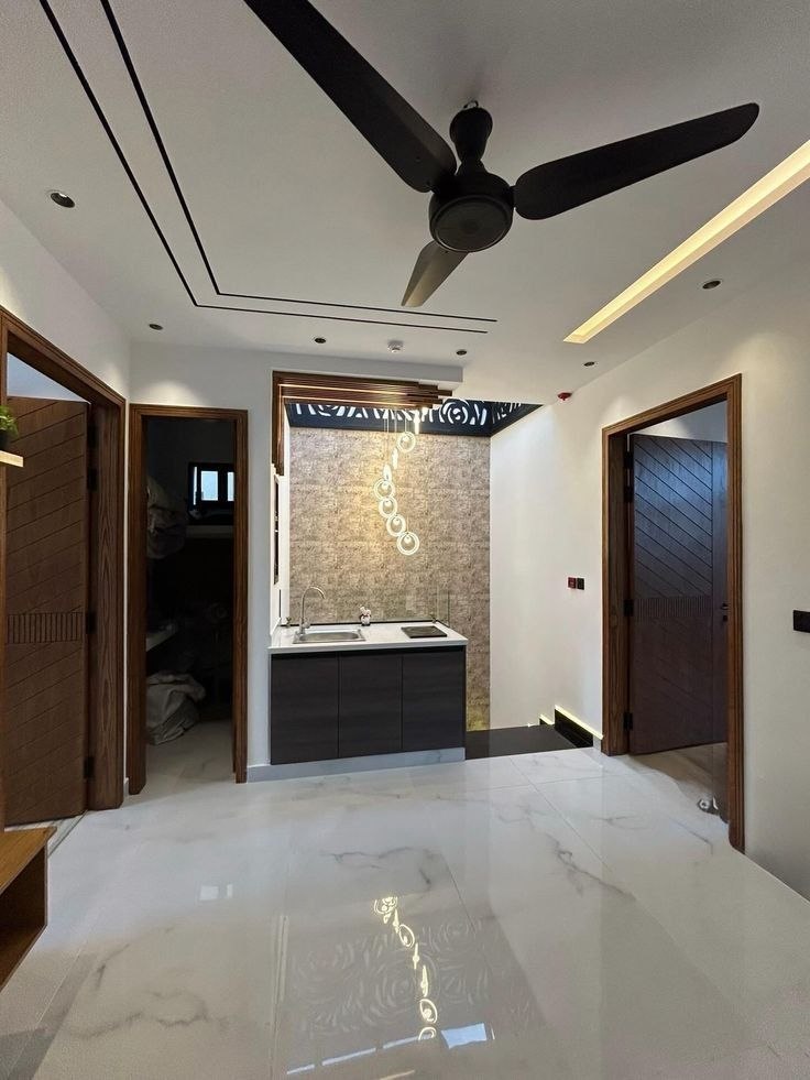 Pantry & Floating Landing