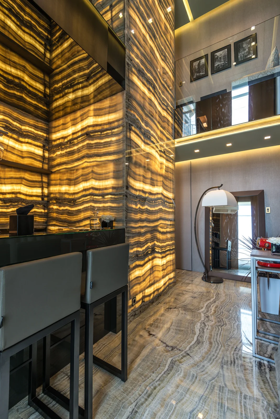 LUXiHOME Master Suite