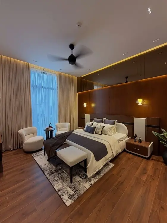 Guest Bedroom Suite 02